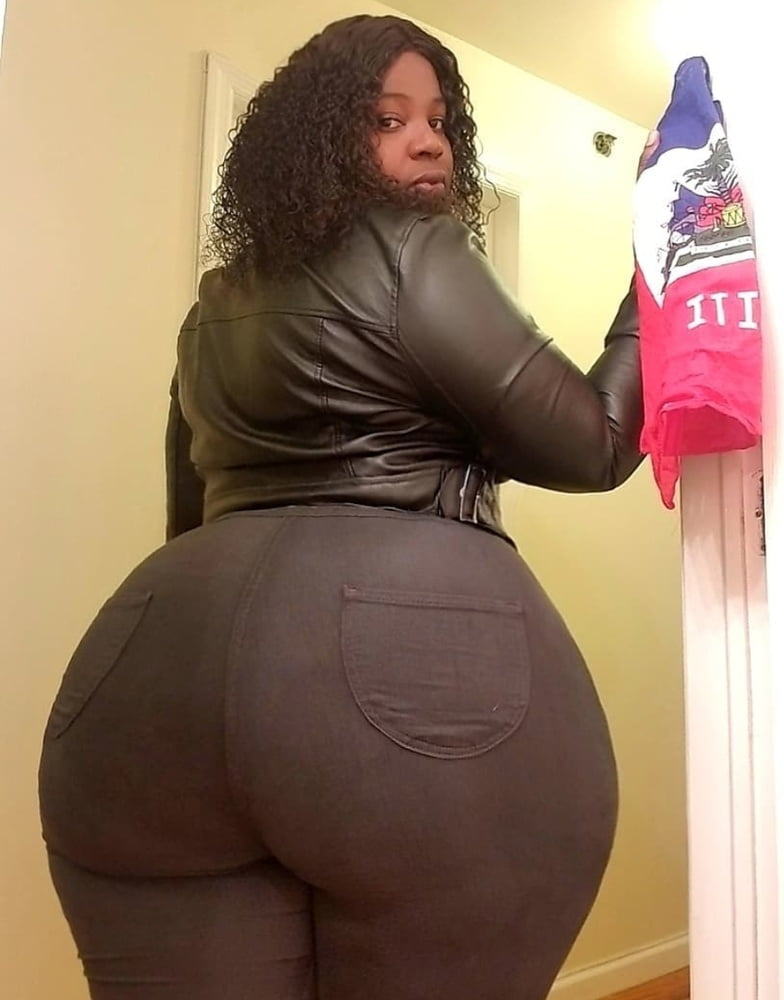 Gordas traga leche #98834136