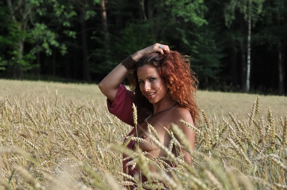 Superbe brune
 #98788089