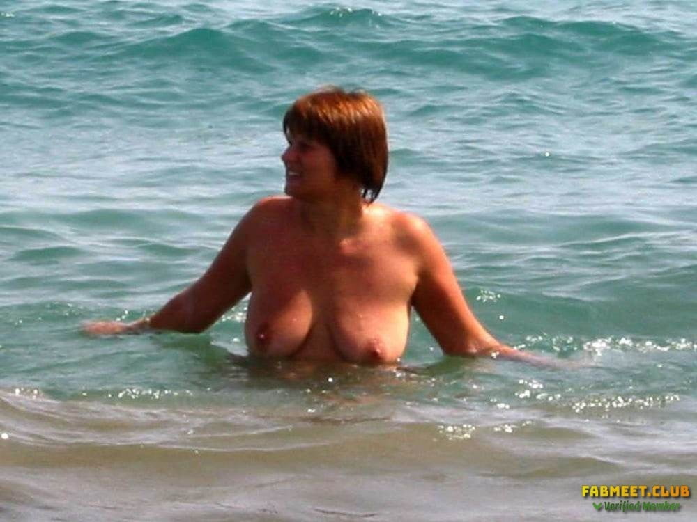 Nudist Frau in Norwegen, angi
 #99651995
