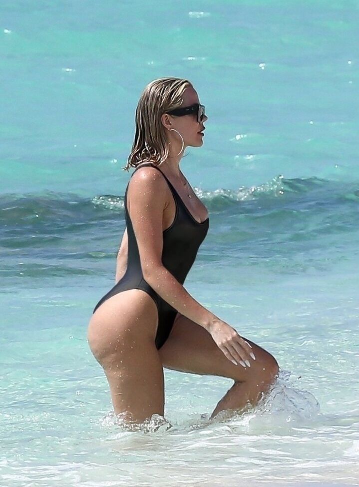 Khloe Kardashian nuda #108936280