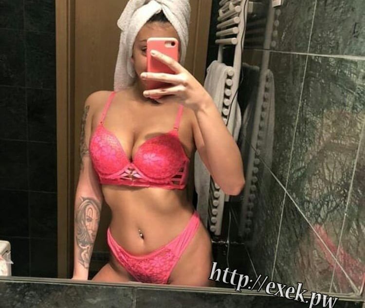 Hungarian Mónika desnuda #108319414