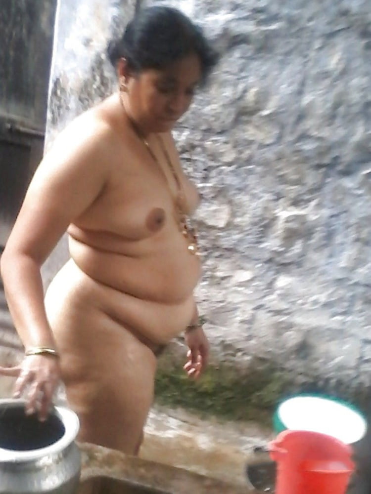 Desi aunty bathing.. #91820192