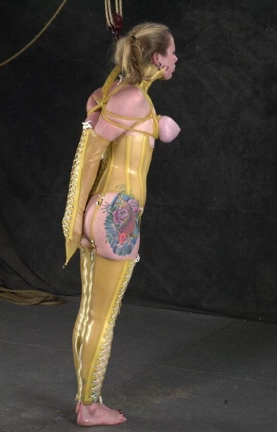 Pechos comprimidos
 #95316377