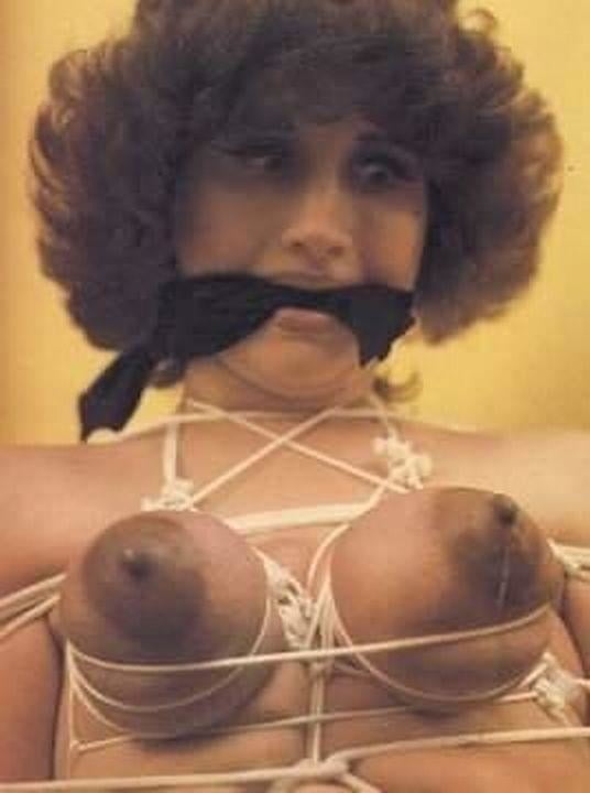 Pechos comprimidos
 #95316733