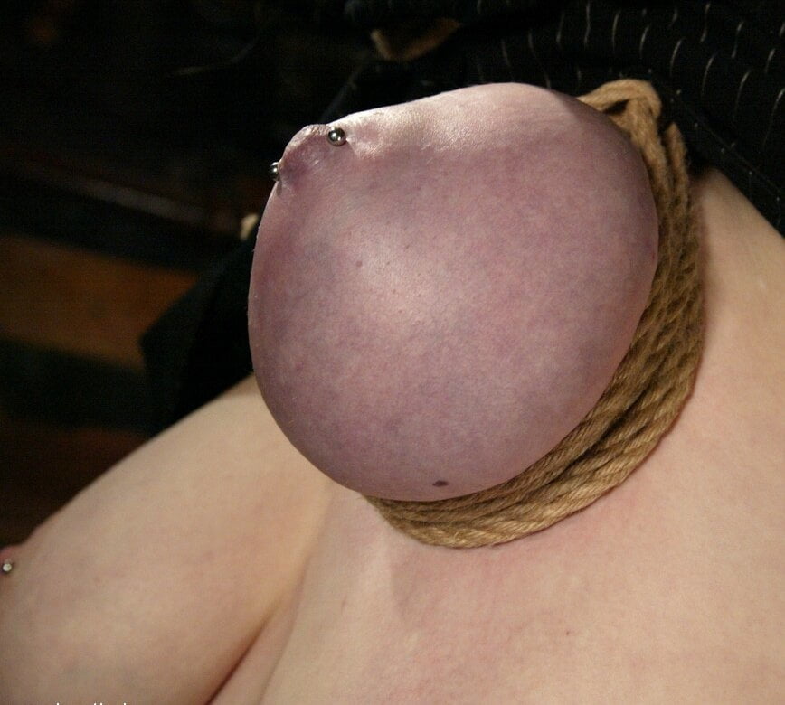 Pechos comprimidos
 #95317253