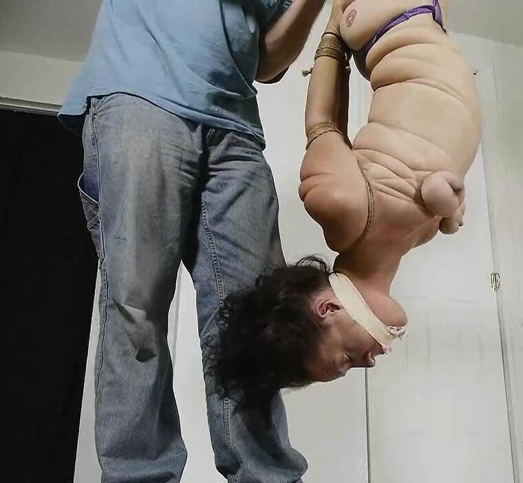 Pechos comprimidos
 #95317790