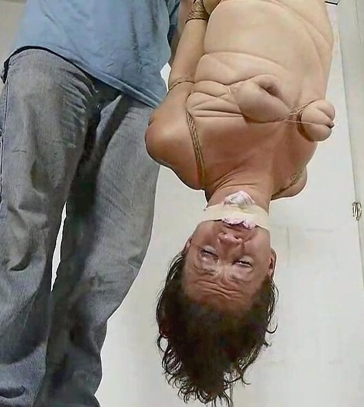 Pechos comprimidos
 #95317794