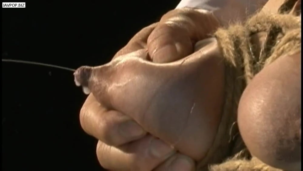 Pechos comprimidos
 #95317802