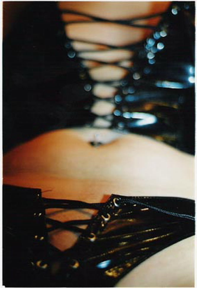 Exponiendo a mi amiga zorra. necesita una polla dura
 #106605898