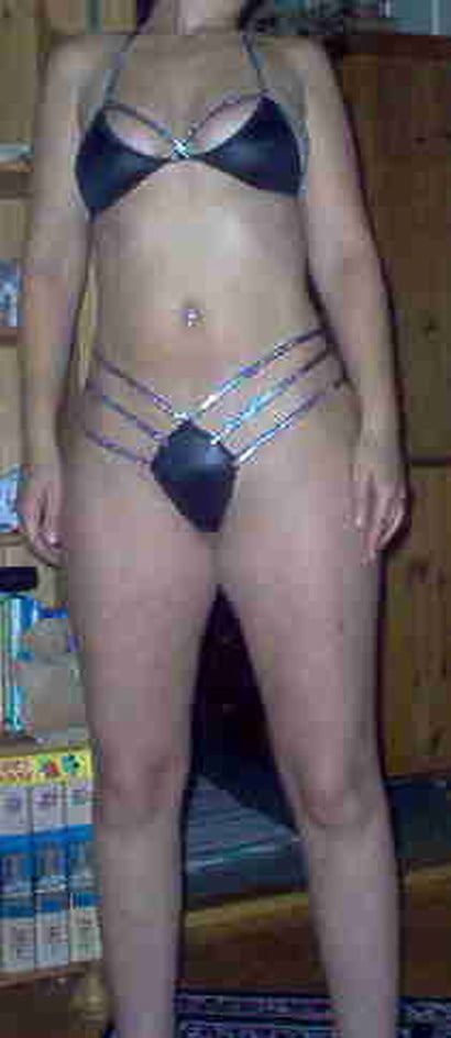 Exponiendo a mi amiga zorra. necesita una polla dura
 #106605983