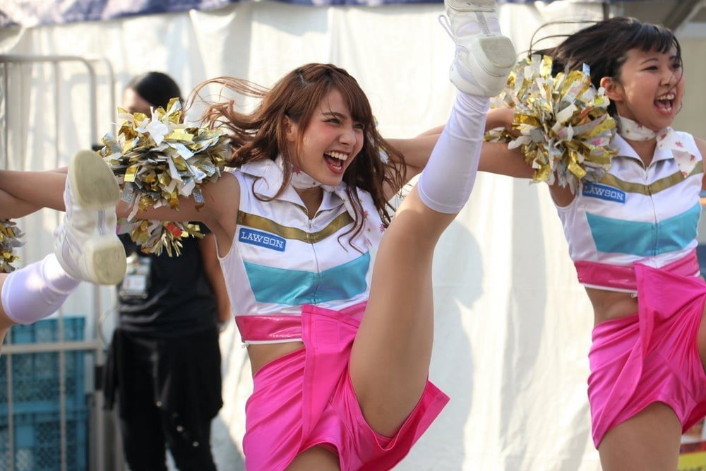 Voyeur: those sexy sporty asians....
 #104198551