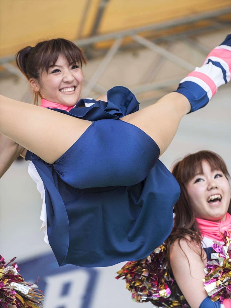 Voyeur: those sexy sporty asians....
 #104198560