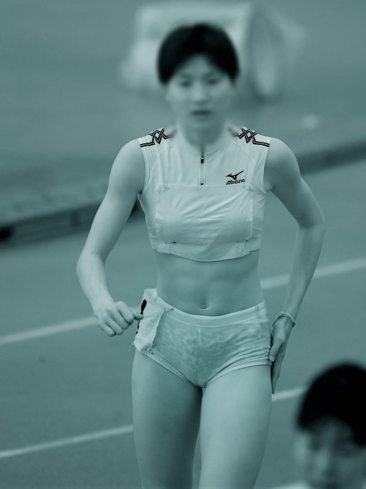 Voyeur: those sexy sporty asians....
 #104198568