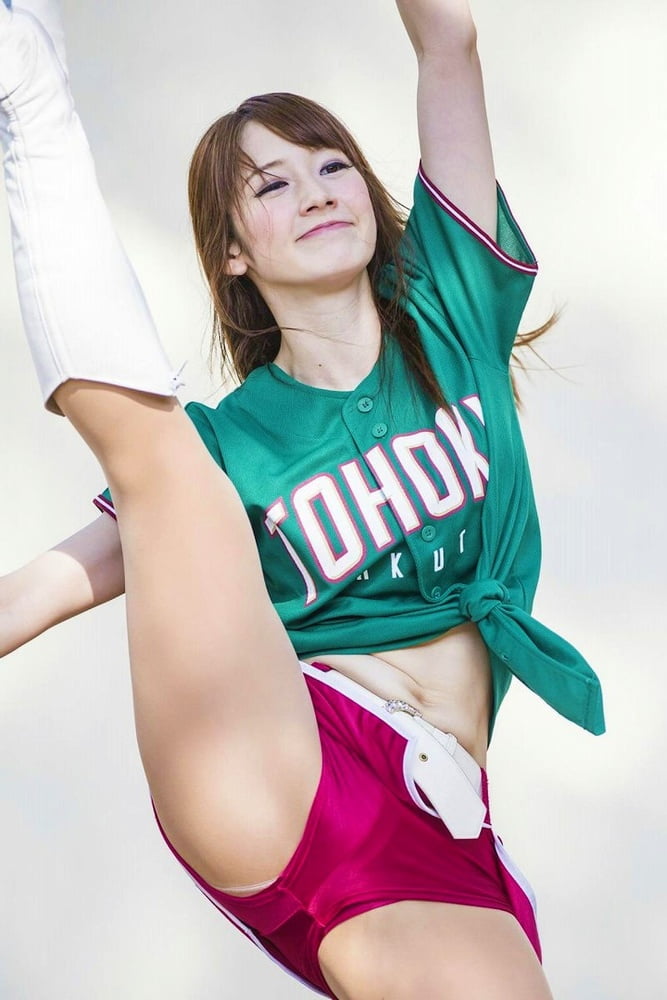 Voyeur: those sexy sporty asians....
 #104198608