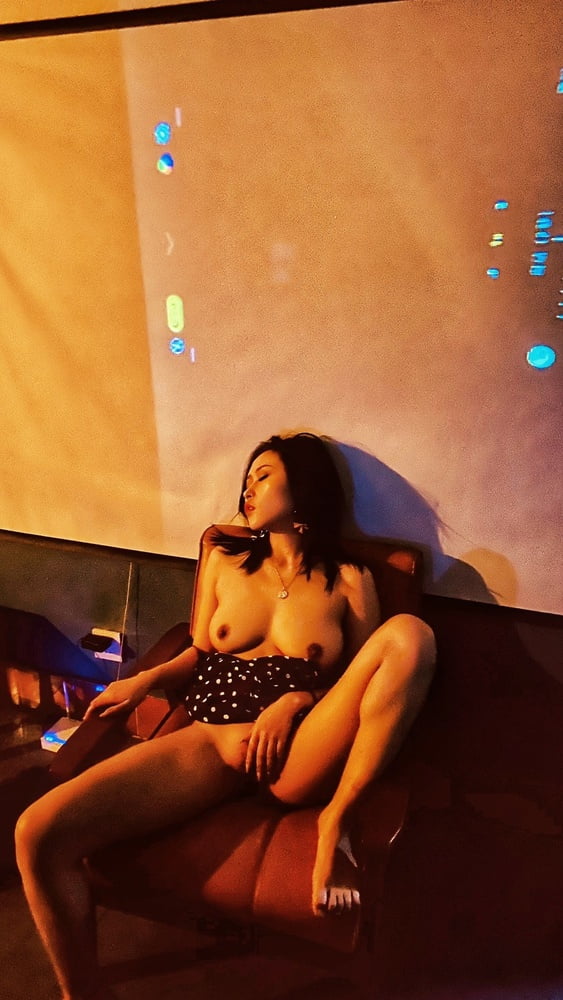 Twitter chinese slut - vava1998 - nudes
 #79895439
