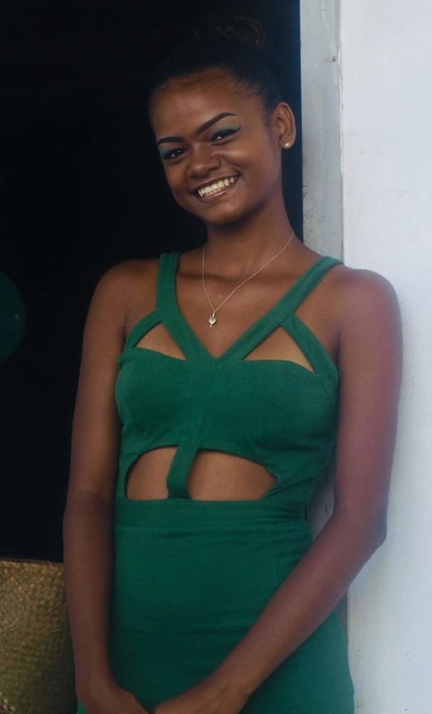Faouzia #93996243