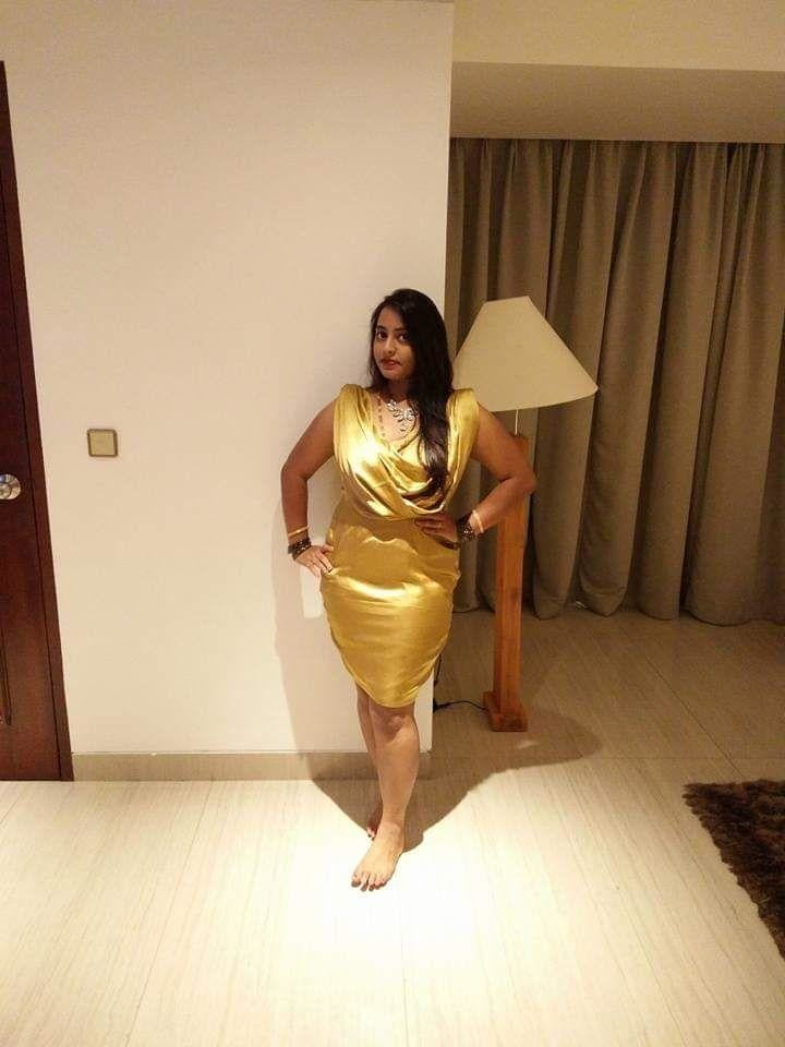 Modernes Aussehen in sexy Didi Neha
 #98303066