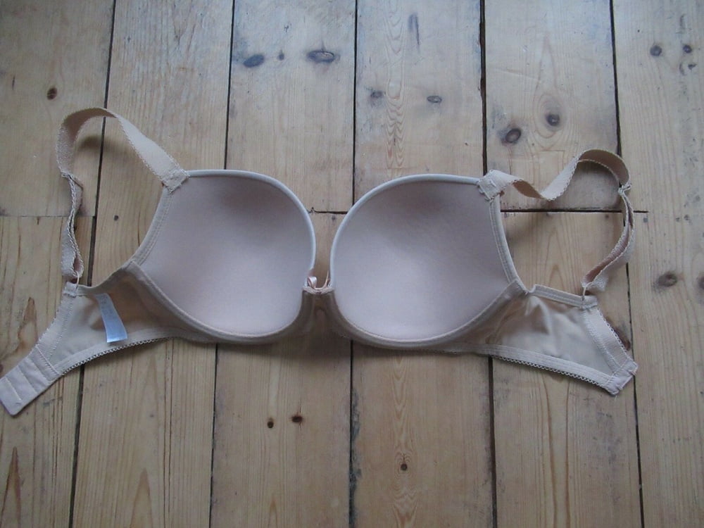 Colpi di reggiseno
 #102992537