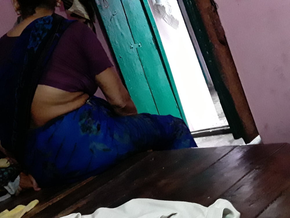 Policz indian village mom sexy in sari watch television #93152802