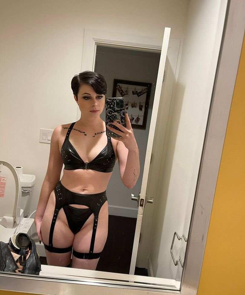 Harlihero desnuda #109855059