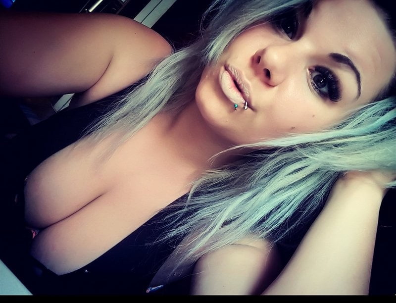 Sandra - cleavage downblouse makeup blonde hot selfie #105491878
