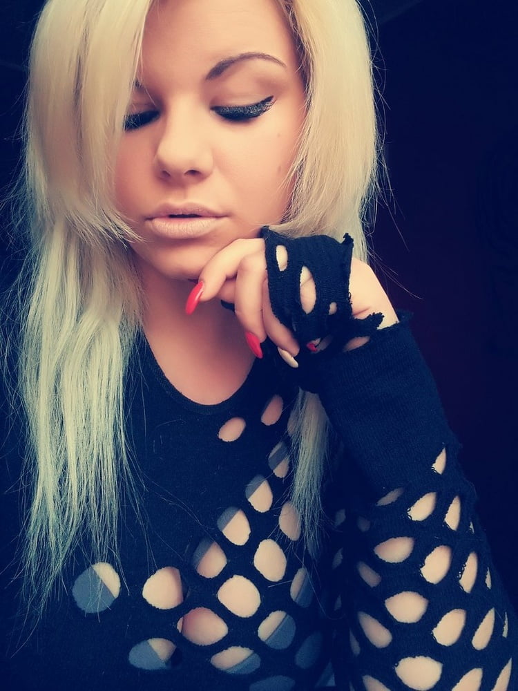 Sandra - cleavage downblouse makeup blonde hot selfie #105491879