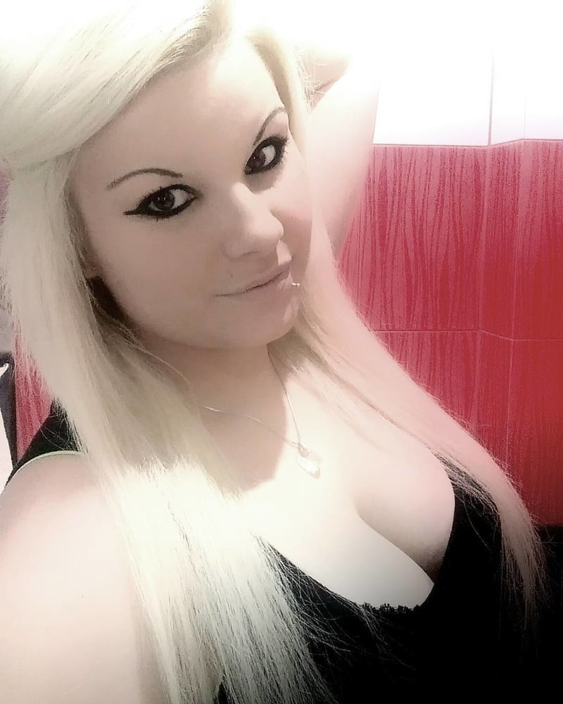 Sandra - cleavage downblouse makeup blonde hot selfie #105491886