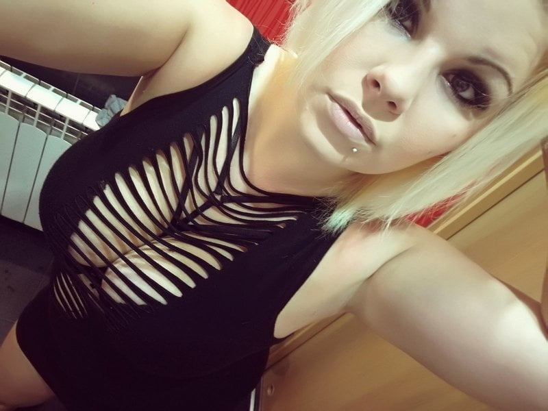 Sandra - cleavage downblouse makeup blonde hot selfie #105491903