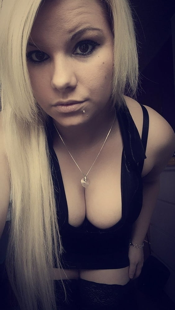Sandra - cleavage downblouse makeup blonde hot selfie #105491904