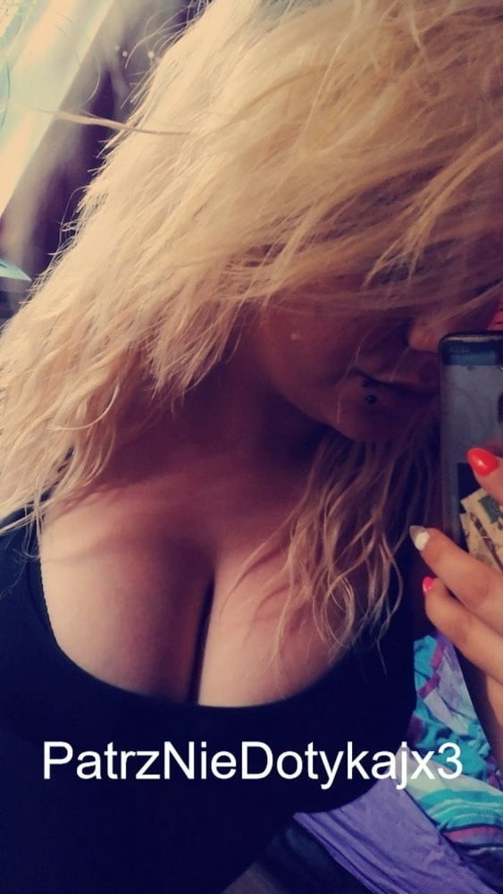 Sandra - scollatura downblouse trucco bionda selfie caldo
 #105491915
