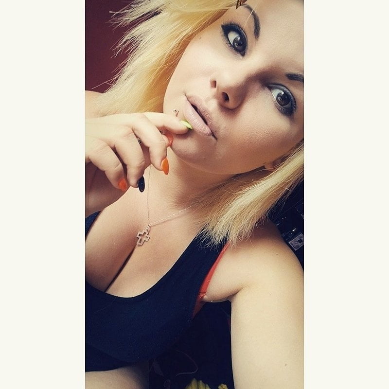 Sandra - cleavage downblouse makeup blonde hot selfie #105491924