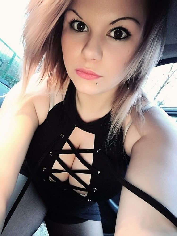 Sandra - cleavage downblouse makeup blonde hot selfie #105491930