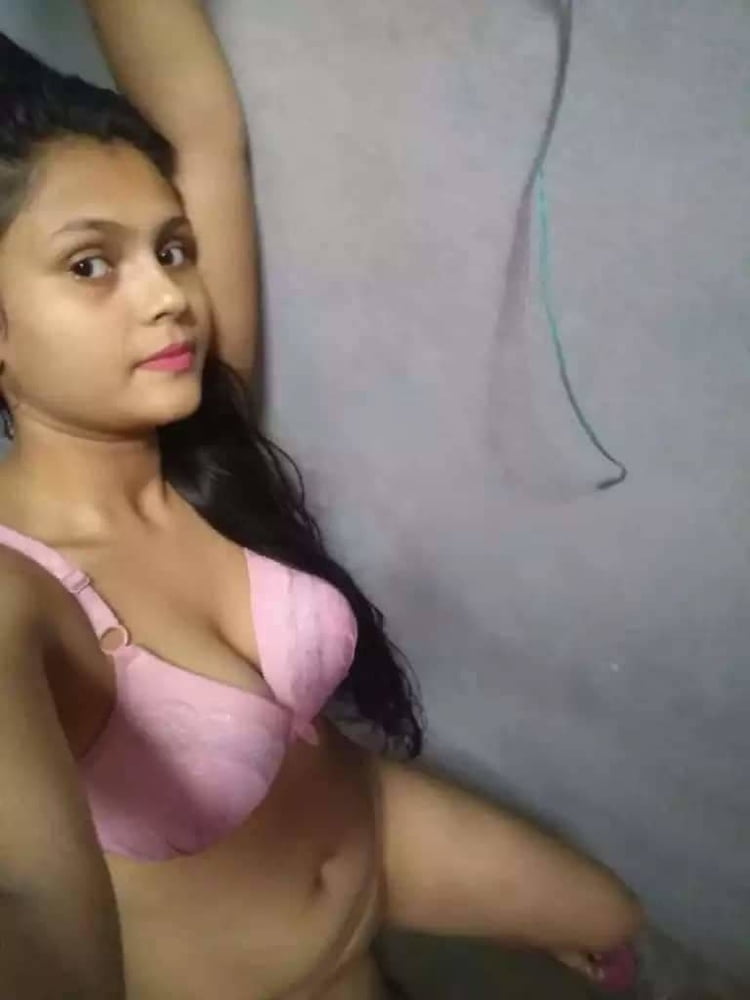 Desi ragazza carina
 #95312735