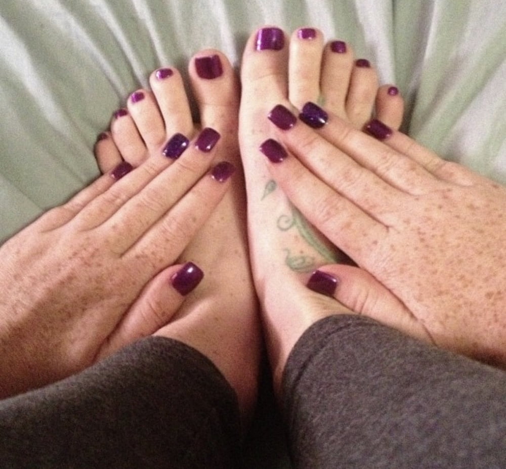 Tote sexy Küken
 #80704088