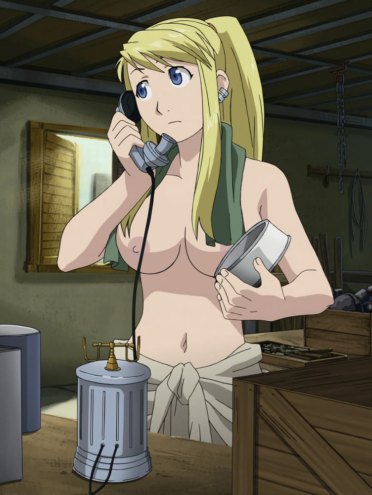 Winry esta lista para rockear la campana
 #103494059