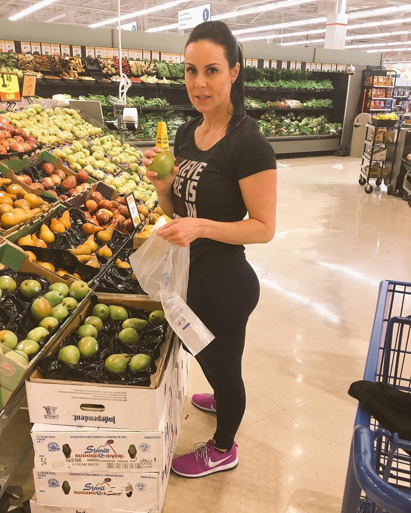 Milfs and co. 25.06.2020
 #92771905