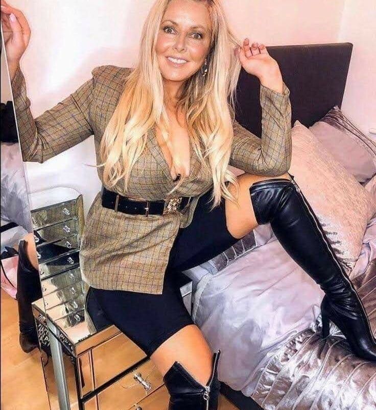 Carol Vorderman nude #109778240