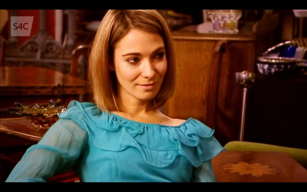 Random uk television
 #88779627