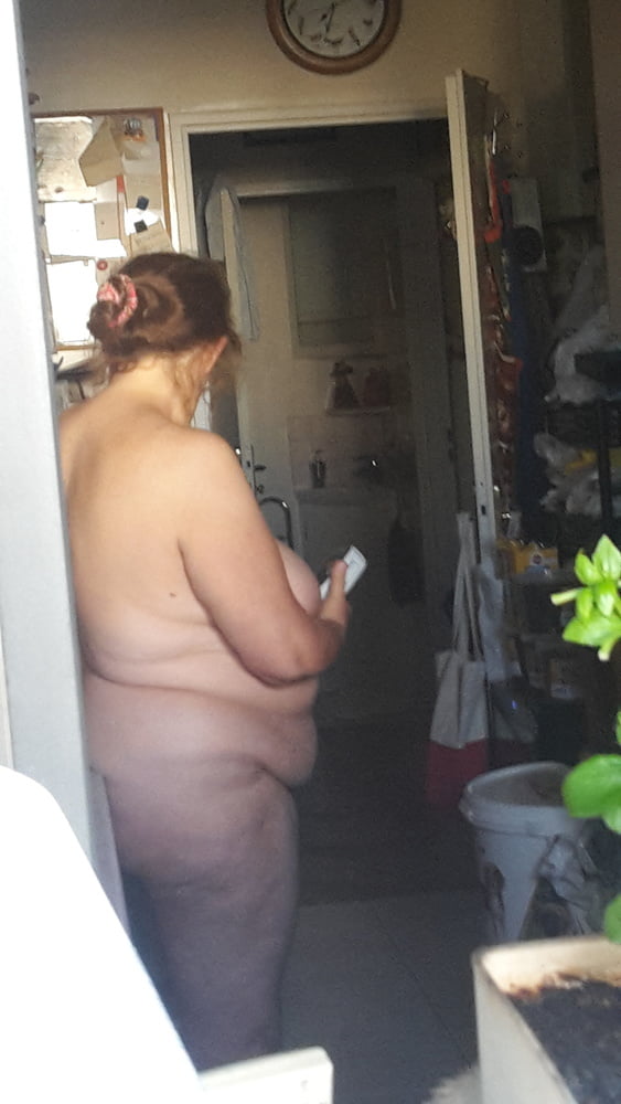 Meine Frau nackt in der Küche an diesem Morgen n02
 #92147518