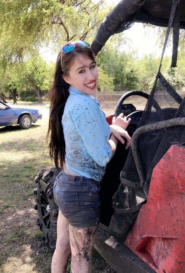 Latina anamaria
 #90983234