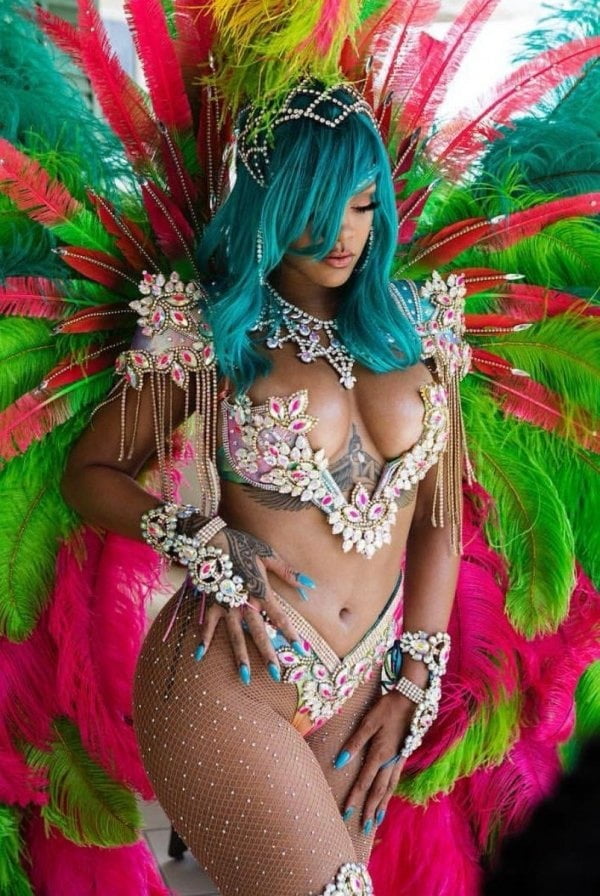 Sluty rihanna en el festival de barbados
 #99331448