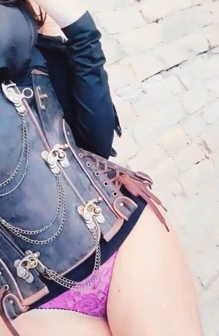 Joanie Brosas nackt #108359866