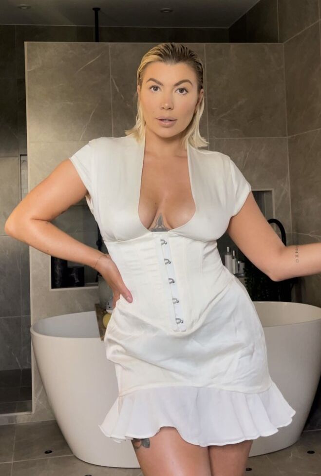 Olivia Buckland nackt #109228780