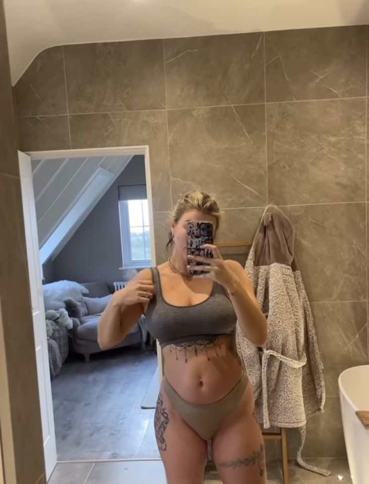 Olivia Buckland desnuda #109228841