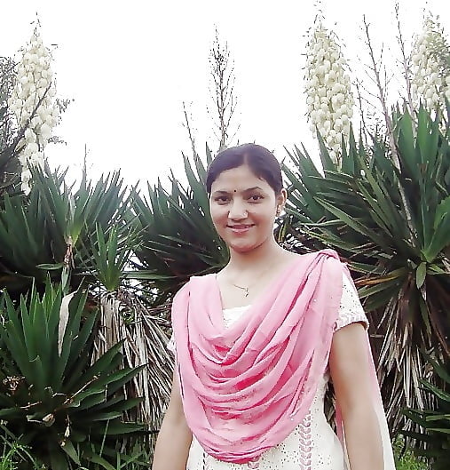 Salma khanam - giovane troia indiana
 #99823045