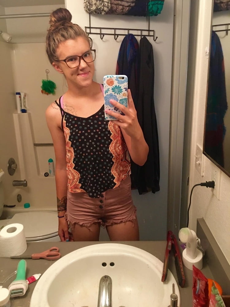 Reposted Websluts 11 #98375123