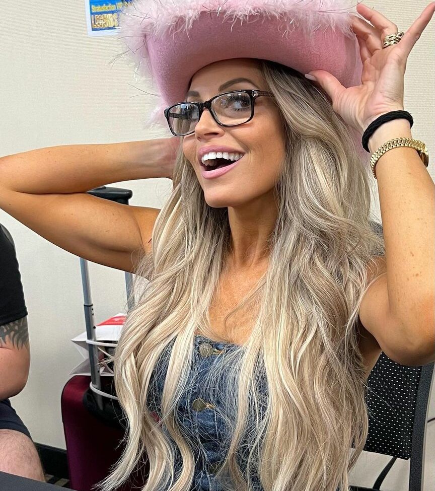 Trish Stratus nackt #109320407