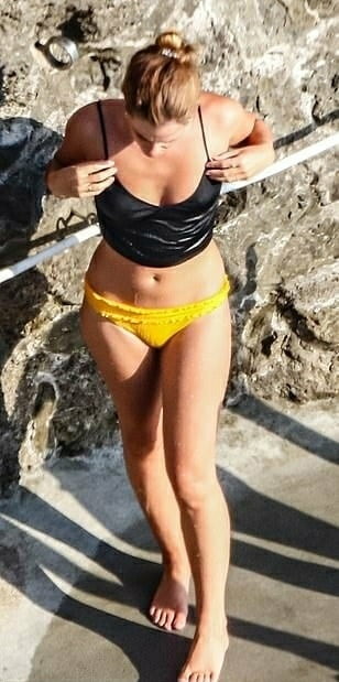 Emma watson actualités photos bikini downblouse ass
 #88025177