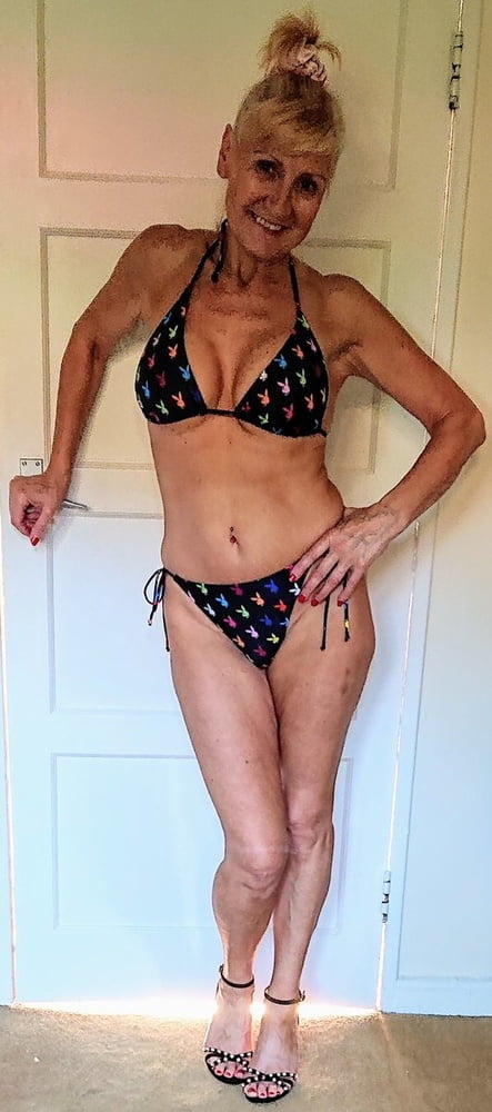 Sexy Oma im Bikini
 #93574103