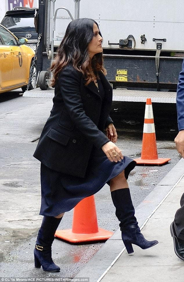 Weibliche Berühmtheit Stiefel & Leder - salma hayek
 #102856045